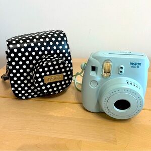 Instax Mini 8 + Original Case (loaded with 8 pictures)